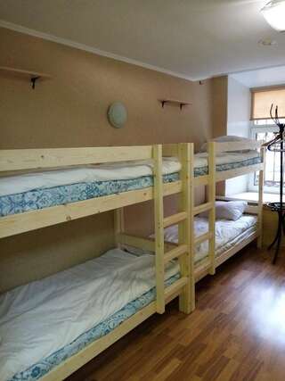 Хостел Sunny World Hostel Санкт-Петербург Спальное место на двухъярусной кровати в общем номере для женщин-3